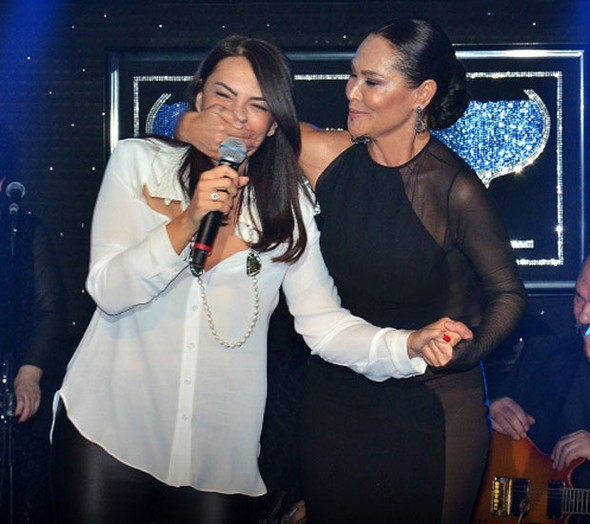 Hülya Avşar, Yeşim Salkım