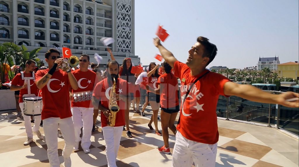 Granada'dan eşsiz Zafer Bayramı kutlaması