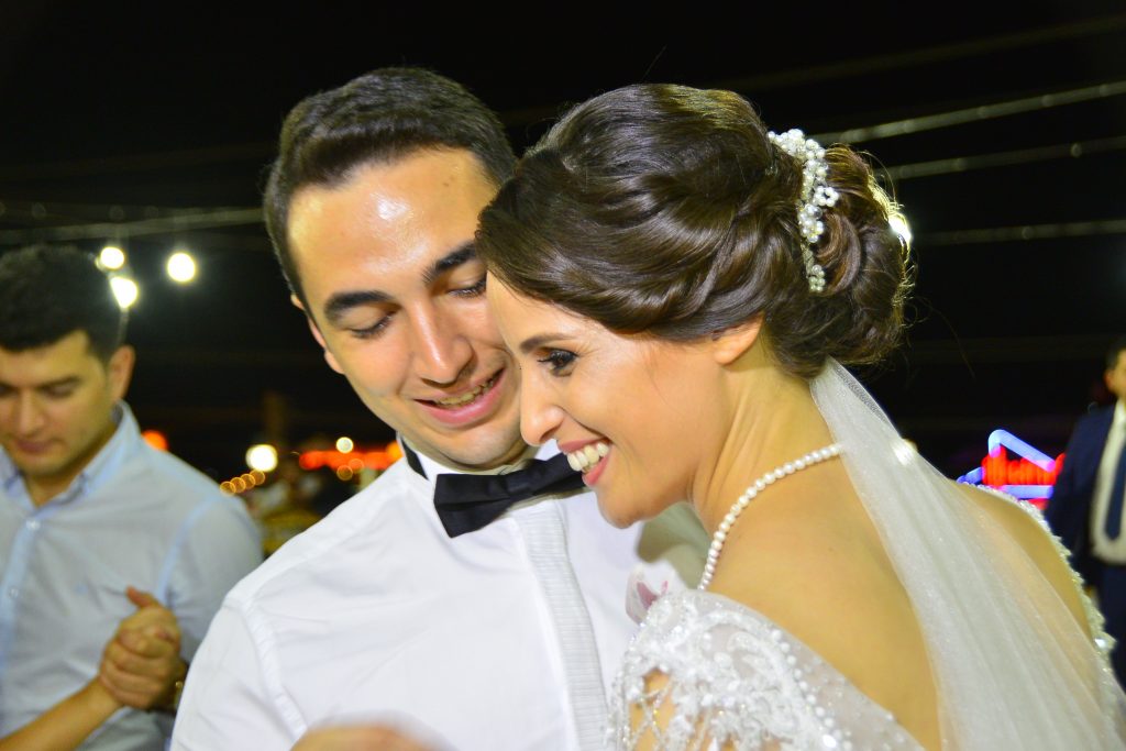Hakime Çelik ve Mehmet Çamur, Alanya Yat Limanı karşısında hizmet veren Marina Restoran'da düzenlenen düğün törenleri ile hayatlarını birleştirdi.
