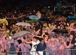 Alanya Festivaline yağmur engeli