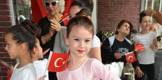 Let's Dance Academy'nin öğrencileri 23 Nisan'ı kutladı