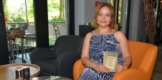 Antalya Yeşilbayır Aile Sağlığı Merkezi'nde Aile Hekimi olan Huriye Çakmak Keleş, 'Ardına Kalan' isimli kitabının imza günü Bergamot Kafe'de gerçekleştirdi.