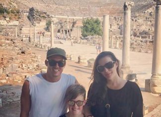 Liv Tyler eşi ve ailesi ile birlikte Antalya'da tatil yaptı.