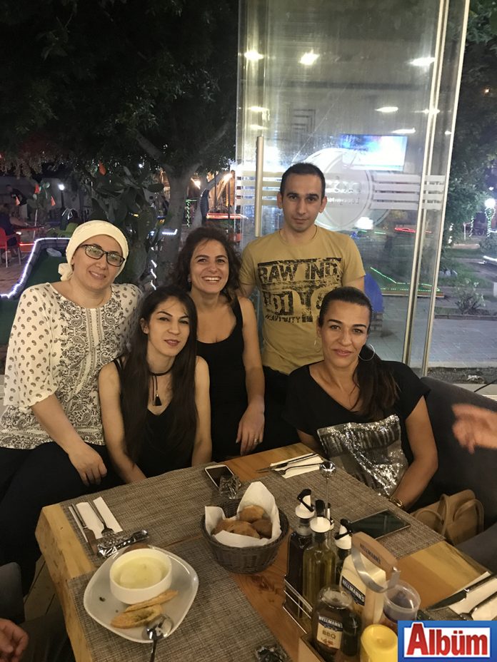 Gokce Sigorta sahibi Şule Tüzün Gökce ve ekip arkadaşları Mixx Lounge & Nargile'de buluştu Gokce Sigorta sahibi Şule Tüzün Gökce ve ekip arkadaşları Mixx Lounge & Nargile'de buluştu
