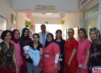 1-7 Ekim Emzirme Haftası kapsamında ALKÜ Alanya Eğitim ve Araştırma Hastanesi Yönetim Birimi, yeni doğum yapan anneleri ve bebeklerini ziyaret etti.