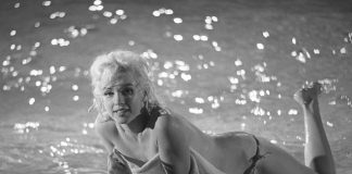 Sinema tarihinin efsane güzeli Marilyn Monroe'nun havuz başı pozları açık artırmayla satılacak.
