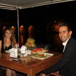 Mustafa Yüzen, eşi Merve Yüzen ile evliliklerinin birinci yıl dönümüne özel romantik kutlama organize etti.
