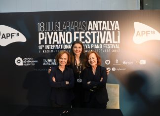 Dünyaca ünlü şef Leonard Slatkin Antalya'daydı