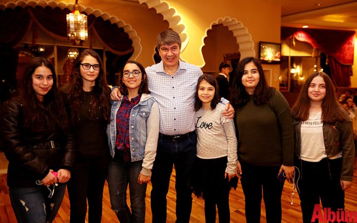 Antalya Büyükşehir Belediyesi’nin okul birincilerini tatille ödüllendirdiği “Başarılı öğrenciye tatil iyi gelecek” projesi kapsamında öğrenciler aileleriyle birlikte 5 yıldızlı otellerde unutulmaz bir tatil geçirdi. Antalya Büyükşehir Belediyesi’nin okul birincilerini tatille ödüllendirdiği “Başarılı öğrenciye tatil iyi gelecek” projesi kapsamında öğrenciler aileleriyle birlikte 5 yıldızlı otellerde unutulmaz bir tatil geçirdi.