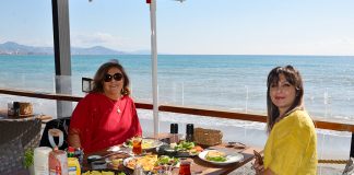 Güneşin tadını çıkardılar