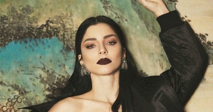 Merve Boluğur, yakın arkadaşını sildi Merve Boluğur, yakın arkadaşını sildi