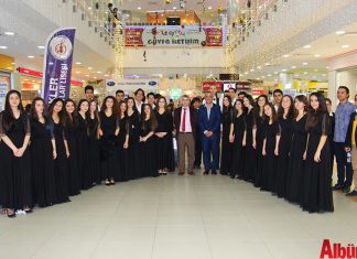 Türkler Güzel Sanatlar Lisesi'nin öğretmenleri öncülüğünde öğrencilerin yeteneklerini göstermek amacıyla düzenlenen sergi Alanyum AVM'de açıldı.