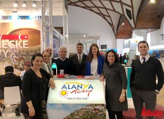 Prag’da düzenlenen uluslararası turizm fuarına katılan Alanya Turizm Tanıtma Vakfı Yönetim Kurulu Üyesi Gürol Birgen, “Tur operatörleri belirtmiş oldukları yolcu sayısı hedeflerine şimdiden ulaştıklarını söyleyerekek uçak ve otel rezervasyonlarıyla kapasite artışına gidiyor” dedi.