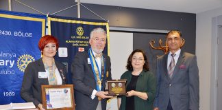 'Alanya Rotary Kulübü Meslek Başarı Ödülü' meslek ahlakı çerçevesinde yapmış olduğu başarılı çalışmalardan dolayı Alanya Arkeoloji Müzesi Müdürü Seher Türkmen'e verildi.