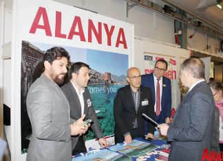 Kültür ve Turizm Bakanlığı İsveç’te düzenlenen turizm fuarına katılmayınca alternatif geliştiren Alanya Turizm Tanıtma Vakfı yönetimi soluğu Stockholm’de düzenlenen 'Yurt Dışında Satılık Evler Fuarı’nda aldı.
