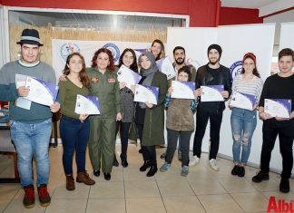 Gençlik ve Spor Bakanlığı'nın Gençlik Projeleri Destek Programı (GPDP) kapsamında desteklenen 'Engelsiz Yaşam Güçlü Gelecek Projesi'ne destek veren Türk Hava Kurumu'nun (THK) ‘Model Uçak Kursu'nu tamamlayanlara sertifikaları verildi.