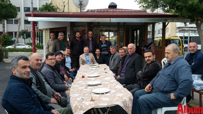 Alanya Şoförler Odası Başkanı Ali Akkaya, Otogar Taksi esnafına veda ziyaretinde bulundu. Alanya Şoförler Odası Başkanı Ali Akkaya, Otogar Taksi esnafına veda ziyaretinde bulundu.