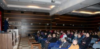 Alanya Ticaret ve Sanayi Odası (ALTSO) Akademi'nin 2018 yılı birinci dönem kişisel gelişim seminerleri Eğitimci İhsan Ataöv'ün katıldığı 'Kişisel İmaj ve Kurumsal Temsil' semineriyle başladı. ALTSO Konferans Salonu'ndaki seminere birçok vatandaş katıldı.