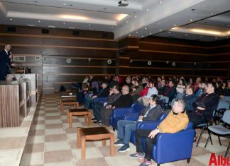 Alanya Ticaret ve Sanayi Odası (ALTSO) Akademi'nin 2018 yılı birinci dönem kişisel gelişim seminerleri Eğitimci İhsan Ataöv'ün katıldığı 'Kişisel İmaj ve Kurumsal Temsil' semineriyle başladı. ALTSO Konferans Salonu'ndaki seminere birçok vatandaş katıldı.