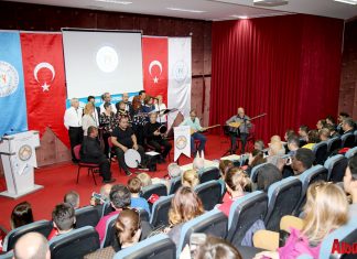 Alanya Alaaddin Keykubat Üniversitesi (ALKÜ) 18 Mart Şehitleri Anma Günü ve Çanakkale Deniz Zaferi'nin 103ü'nci yıl dönümü münasebetiyle anma programını düzenlendi.