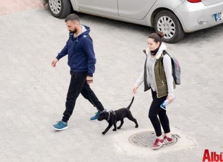 Amerikan Life Yabancı Dil Eğitim Merkezi kurucuları Seher Sezer Ar ve Doğuş Ar yürüyüşteydiler.