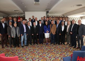 Antalya Büyükşehir Belediyesi Başkanı Menderes Türel 'Dostlar Mecli'nin konuğu oldu