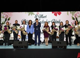 Antalya Büyükşehir Belediye Başkanı Menderes Türel, 8 Mart Dünya Kadınlar Günü dolayısıyla belediyenin kadın çalışanlarıyla yemekte bir araya geldi.