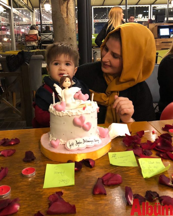 Mürüvvet Guzyaka, doğum günü pastasını minik oğlu Yusufhan ile birlikte kesti. Mürüvvet Guzyaka, doğum günü pastasını minik oğlu Yusufhan ile birlikte kesti.