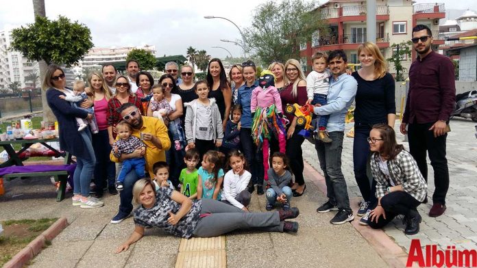 Alanya’da yaşayan Polonyalılar baharın gelişini müjdeleyen Nevruz Bayramı’nı kutladı. Alanya’da yaşayan Polonyalılar baharın gelişini müjdeleyen Nevruz Bayramı’nı kutladı.