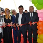 Kurdele kesimini Rukiye Okşar ve protokol üyeleri birlikte yaptı