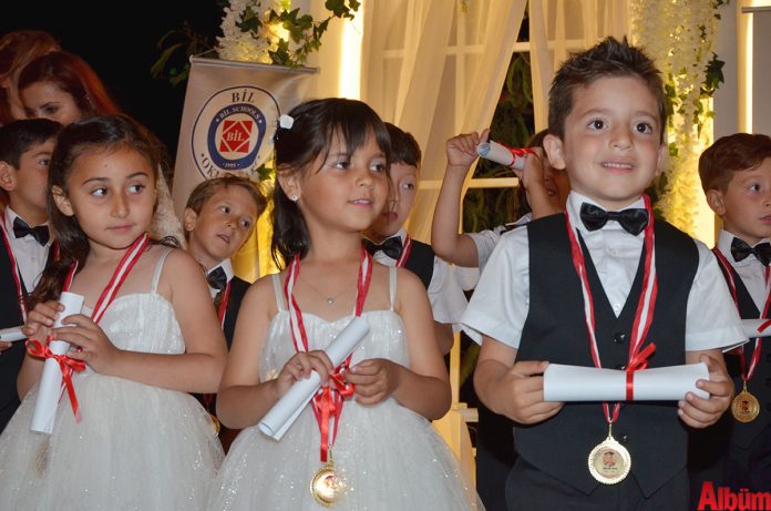 Bil Koleji ana sınıfı öğrencileri için mezuniyet töreni gerçekleştirildi. Bil Koleji ana sınıfı öğrencileri için mezuniyet töreni gerçekleştirildi.