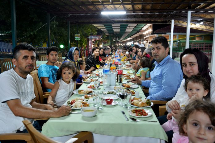 Demir Asansör iftar
