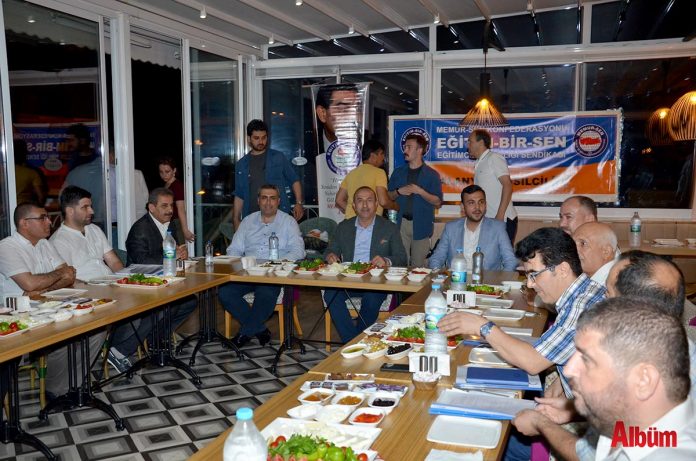 Sahur'da Zeytin Dalı'nda buluştular Sahur'da Zeytin Dalı'nda buluştular