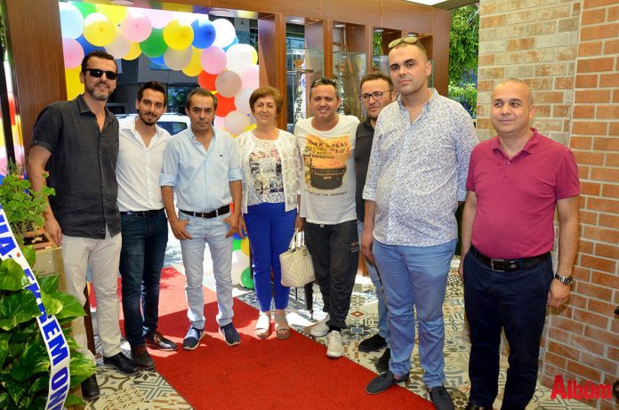Balkon Cafe hizmette Balkon Cafe hizmette