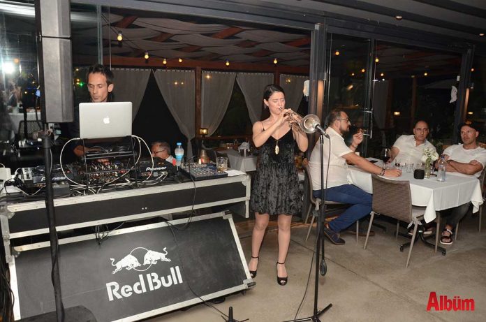 Konser havasında eğlence