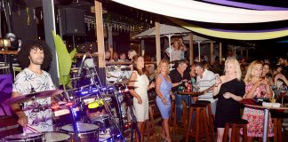 En Vie Beach'te sıcak gece