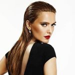 Ünlü şarkıcı kaza yaptı