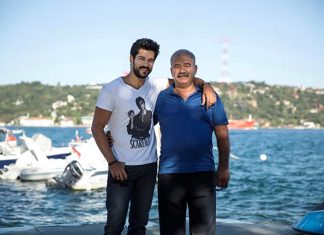 Ünlü oyuncunun babasına motorlu kurye çarptı