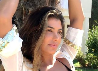 Bikinili pozlar paylaşan Hatice'ye konser teklifi yağıyor