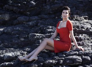 Eski model Ebru Şancı Öztürk, Bayramda toplu taşıma ücretini yüzde 50 indirimli olmasını "Eskiden beleşti" yorumuyla eleştirdi.