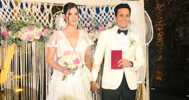 mujgan-ferhan-sensoy-ile-cem-oget-dunyaevine-girdi mujgan-ferhan-sensoy-ile-cem-oget-dunyaevine-girdi