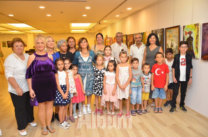 Türk Kadınlar Birliği üyeleri sergi açtı