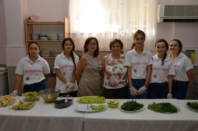 Çağdaş Yaşamı Destekleme Derneği (ÇYDD) Alanya Şubesi tarafından kahvaltı organizasyonu gerçekleştirildi.