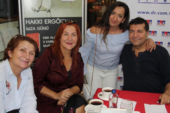 Hakkı Ergök Alanyum'da sevenleriyle buluştu Hakkı Ergök Alanyum'da sevenleriyle buluştu