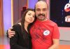 Ünlü oyuncu Ayhan Taş, eşi Esin Taş'tan anlaşmalı olarak 15 dakika içinde boşandı. Çiftin kızlarının velayeti ise anneye kaldı.