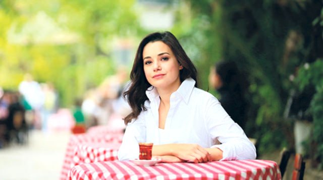 Özgü-Namal Özgü-Namal