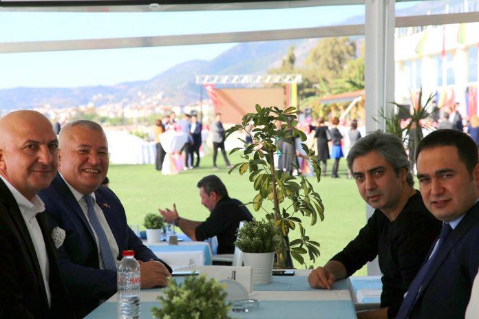 Aydın-Çavuşoğlu,-Mehmet-Şahin,-Necati-Şaşmaz,-Yasin-Emre Necati Şaşmaz kokteyle katıldı