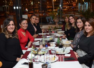 Hanımlar Mezza'da eğlendi