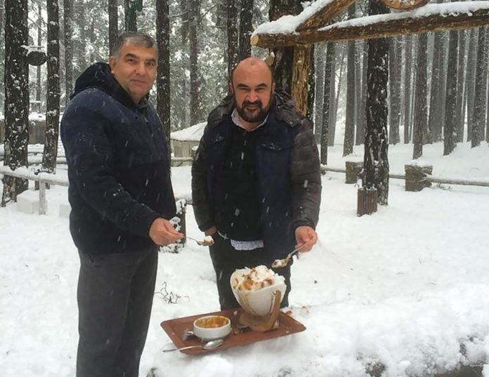 Antalya-Emniyet-Müdür-Yardımcısı-Haşim-Çakmaklı-Ömer-Kozan.-INTERNET Karlama keyfi yaptılar