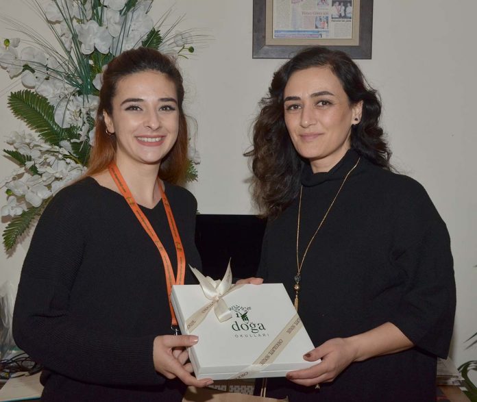 Doğa Koleji '10 Ocak Çalışan Gazeteciler Günü'nde Tersane Medya'yı unutmadı. Doğa Koleji '10 Ocak Çalışan Gazeteciler Günü'nde Tersane Medya'yı unutmadı.